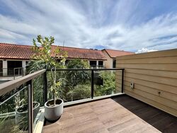 Holland Link (D10), Terrace #546995801